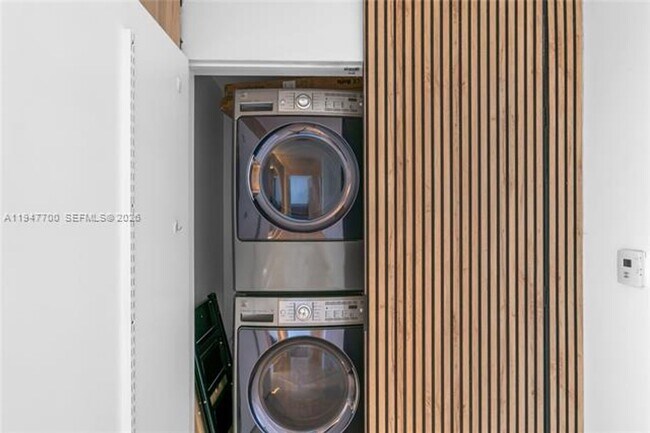 Building Photo - 90 SW 3rd St