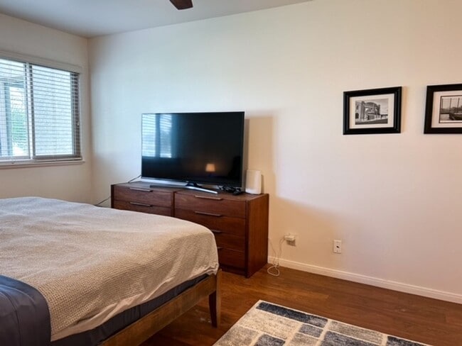 Building Photo - 3674S - Hollywood Beach Hideaway