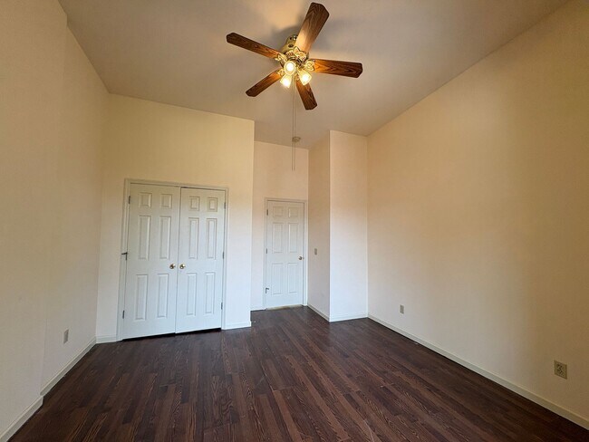 Building Photo - 2406 S 10th St