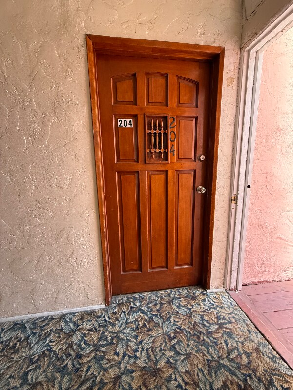 Primary Photo - 366 N Sierra Bonita Ave