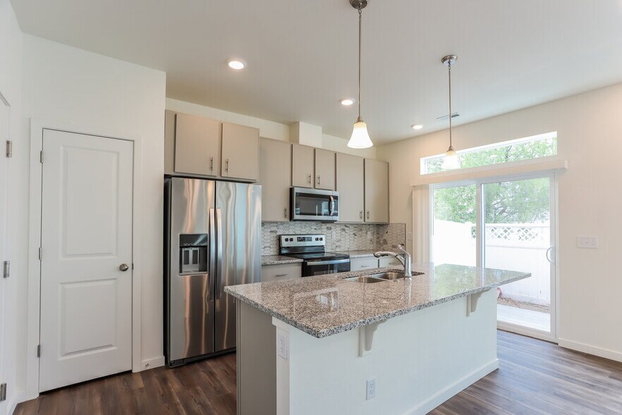 Building Photo - 4698 N Tower Dr