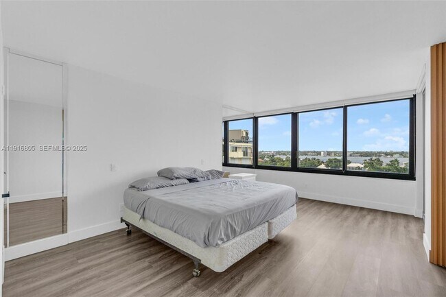 Building Photo - 3589 S Ocean Blvd