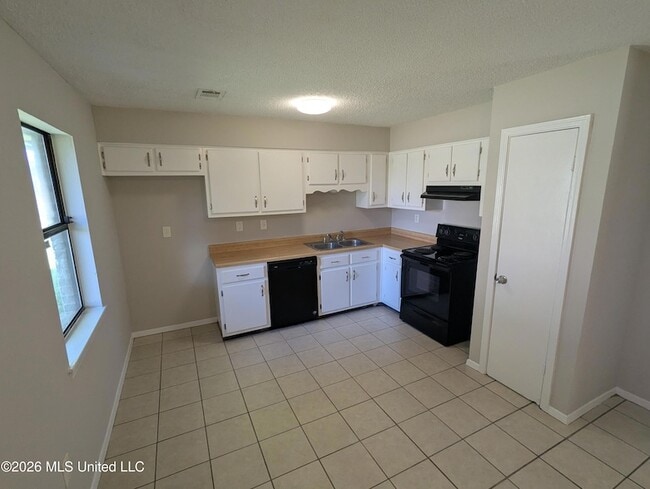 Building Photo - 7354 Northbrook Dr