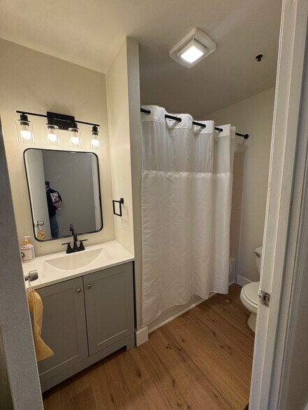 Building Photo - 1733 Guilford Ave