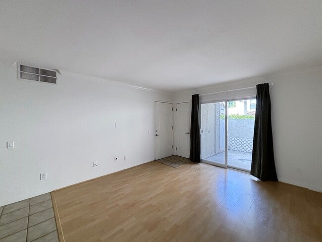 Building Photo - Charming 2BD/2BA Condo in La Mesa W/ A/C, ...