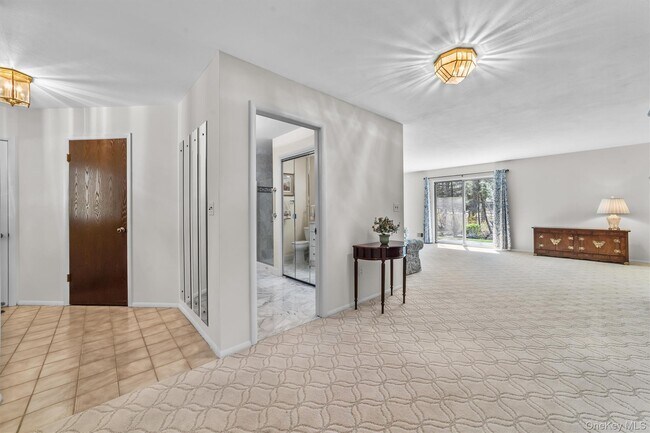 Building Photo - 164 Carriage Ct