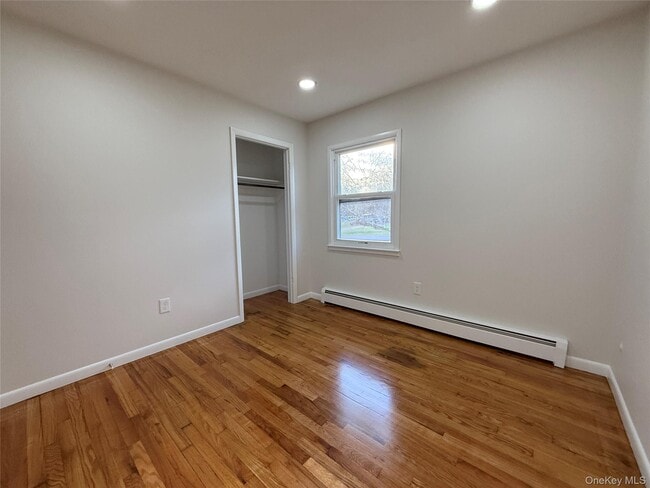 Building Photo - 16 Highview Dr