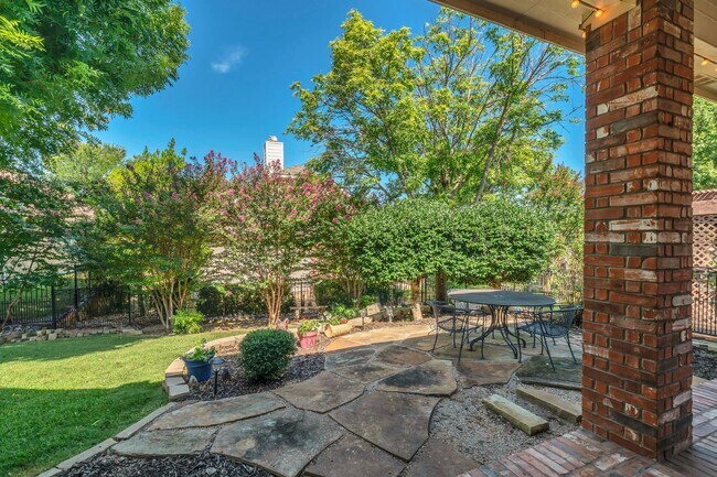 Building Photo - Herritage Ranch Gem