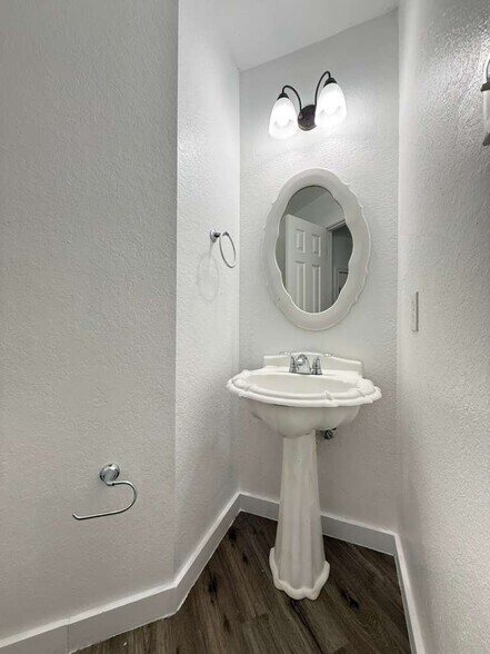 Building Photo - 6414 Kensinger Pass