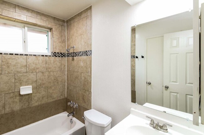 Building Photo - 206 Brandywyne Dr