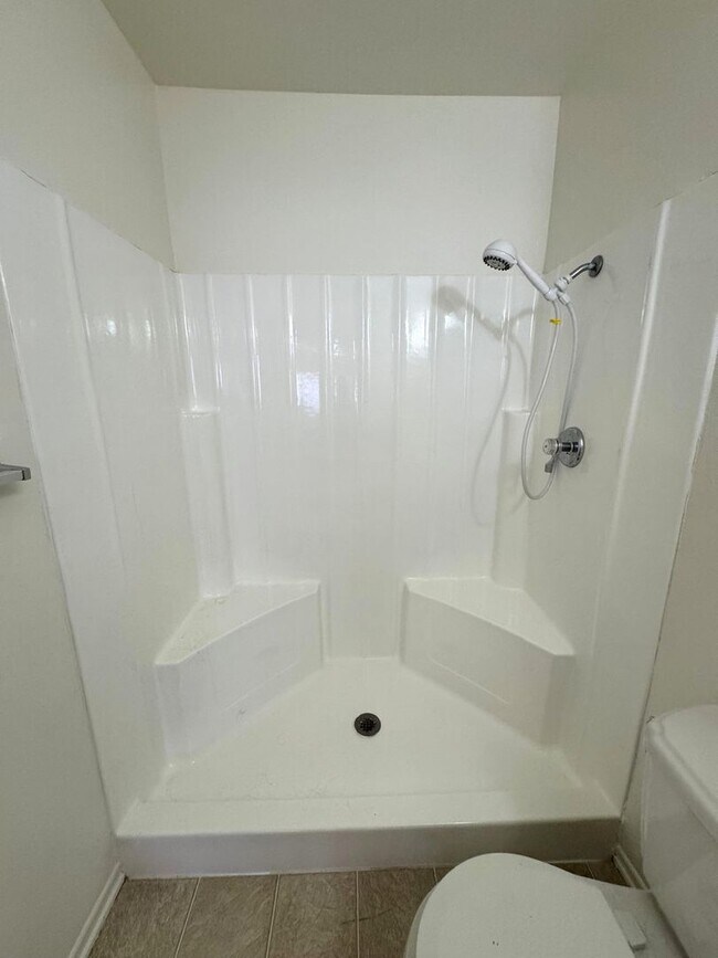 Building Photo - East Ventura Duplex – 2 Bedroom, 1.75 Bath with Private Yard