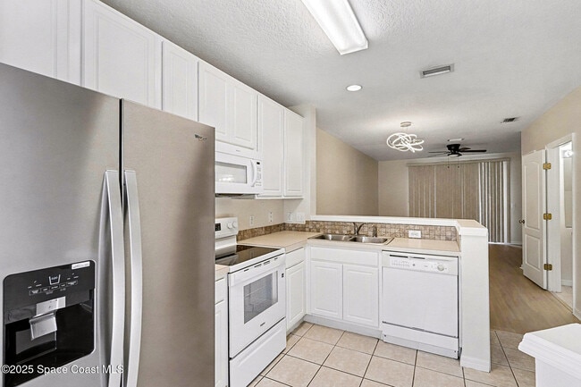 Building Photo - 1352 Hampton Park Ln