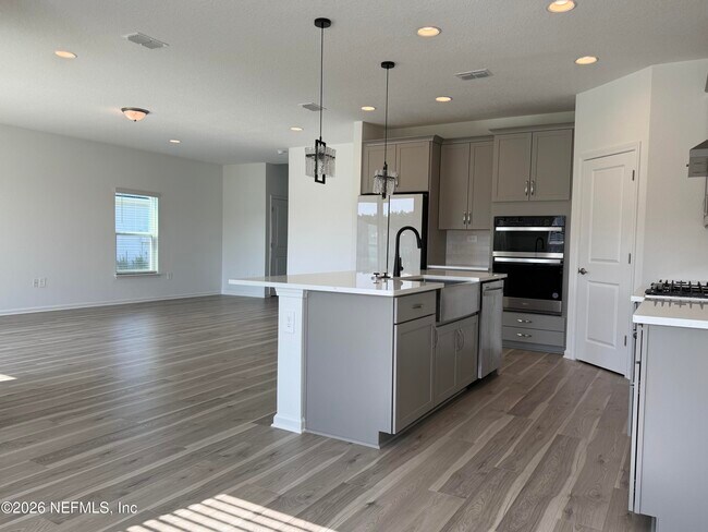 Building Photo - 104 CHARMER