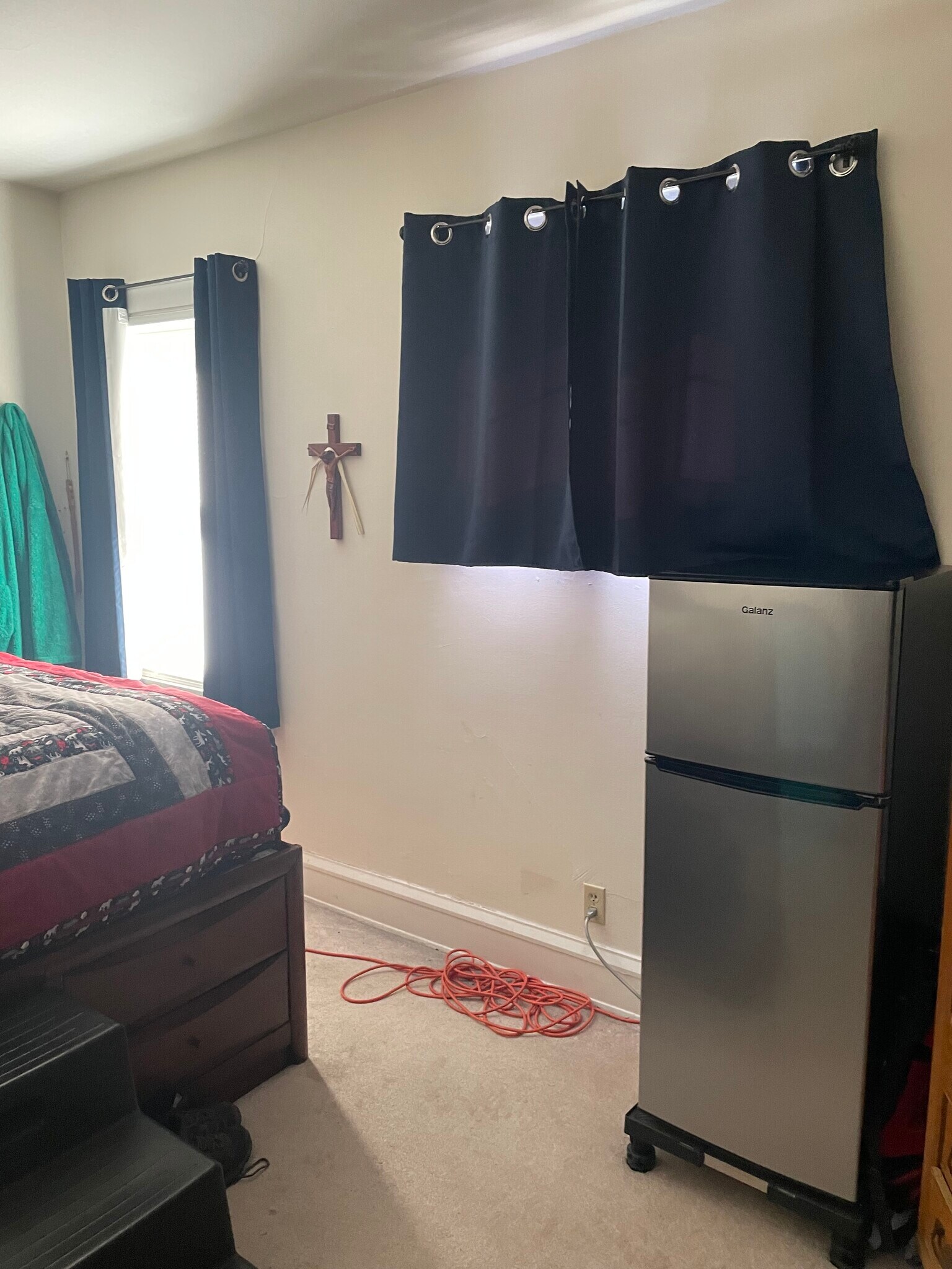 Bed Room - 2102 E Beverly Rd