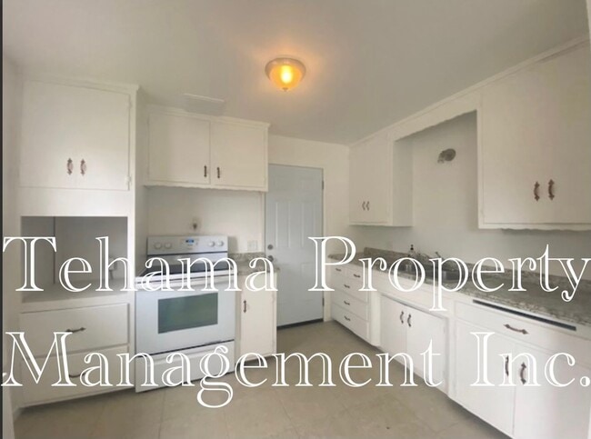 Building Photo - 2 Bedroom Duplex