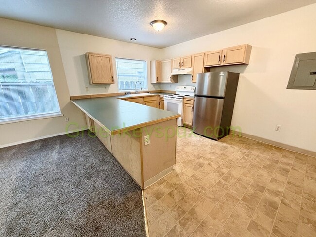 Building Photo - Muliti-level 2 Bedroom 2 Bath Townhouse in St.Johns