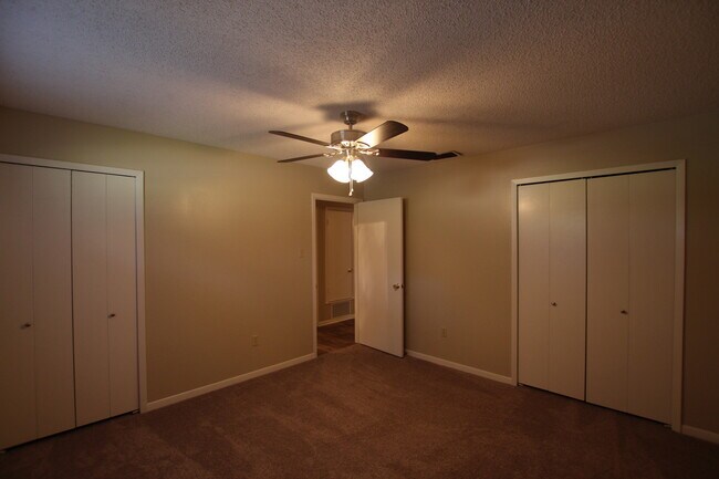 Building Photo - Coming Soon! Charming 3 Bedroom 2 Bath Home in Tyler!