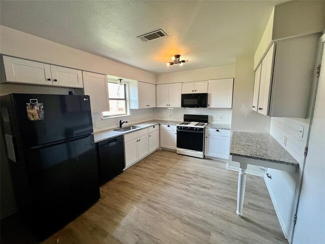 Building Photo - 2212 Rifle Bend Dr