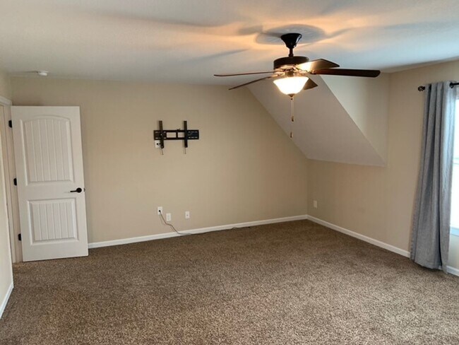 Building Photo - 231 Whistlestop Ln