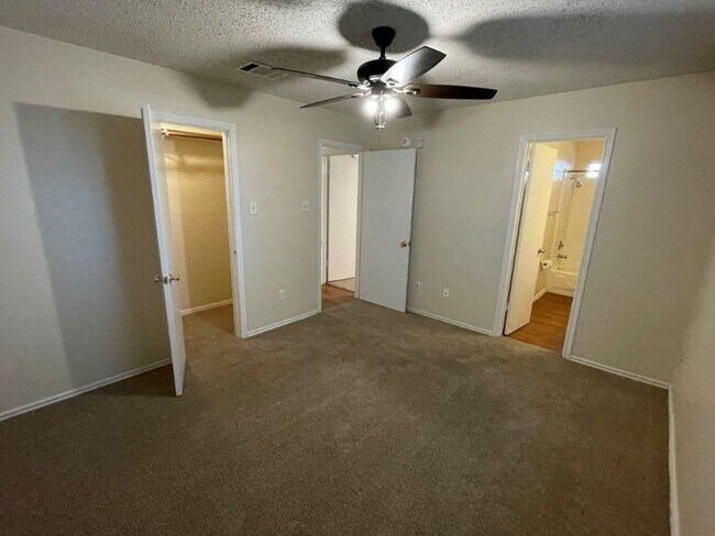 Building Photo - 7209 Aldea Dr