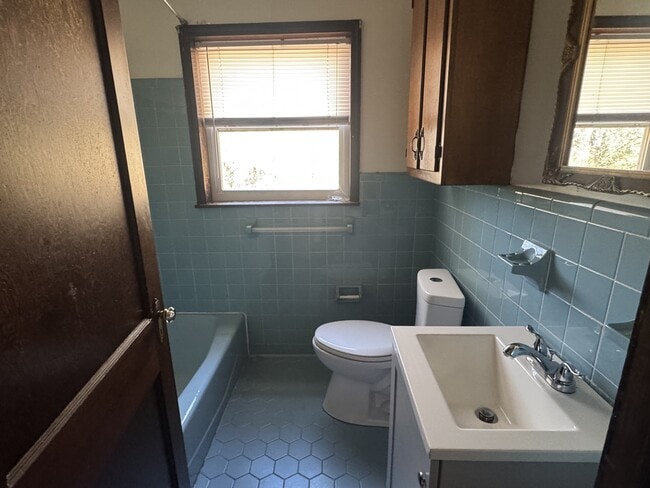 Building Photo - 1780 N Hl St Ext