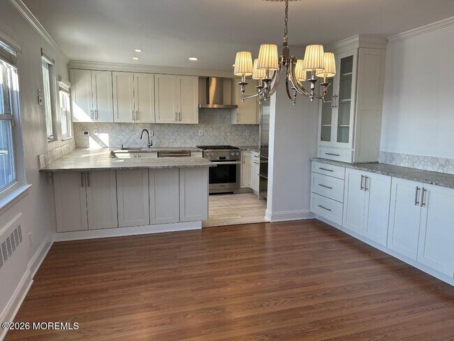 Building Photo - 122 Bodman Pl