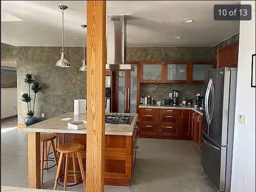 Building Photo - 116 E Yanonali St