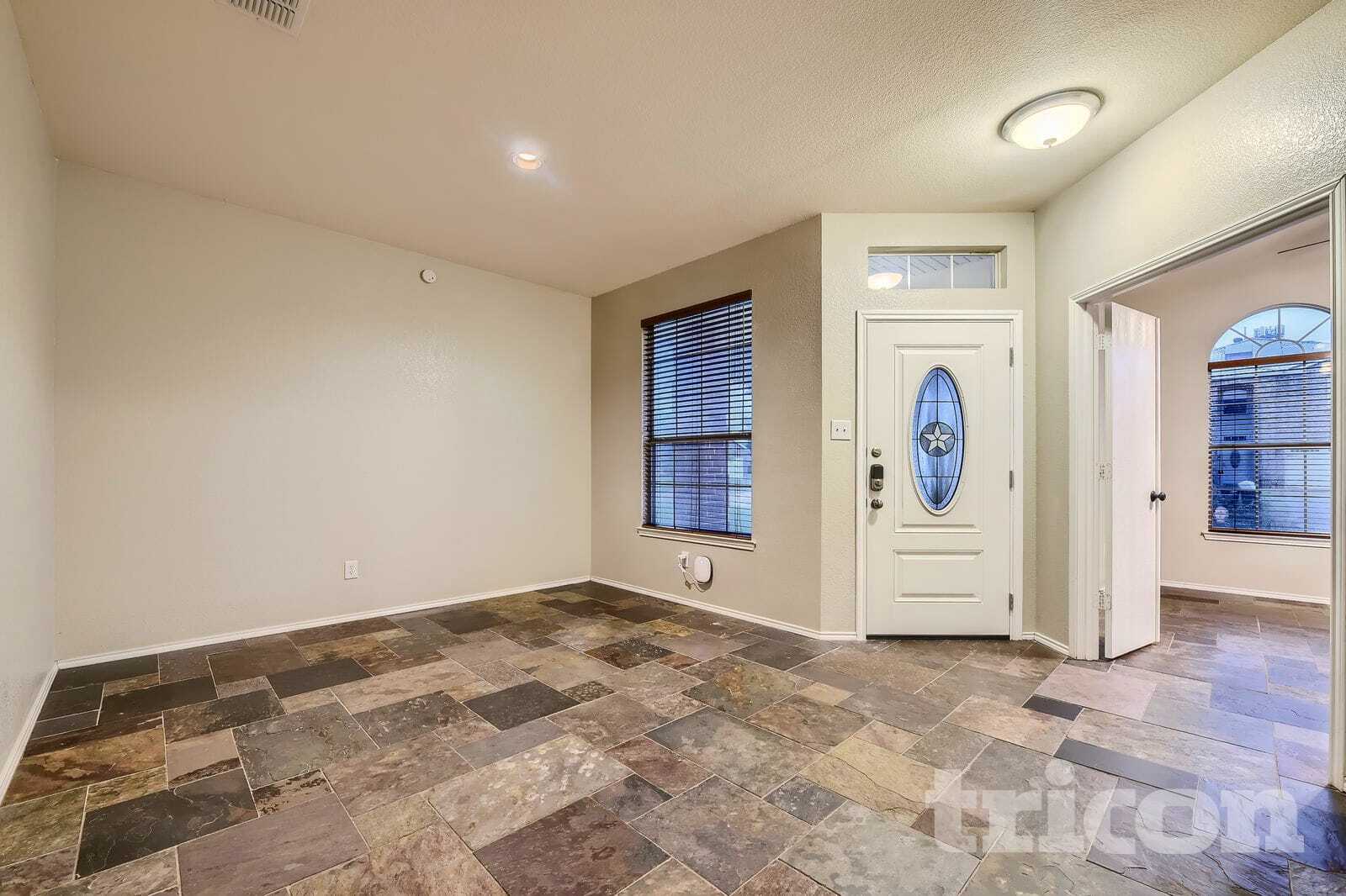 Building Photo - 1136 Roundhouse Dr
