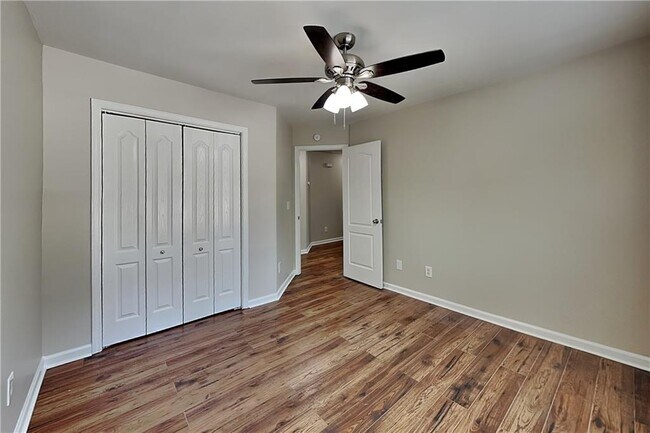 Building Photo - 183 Meadow Point