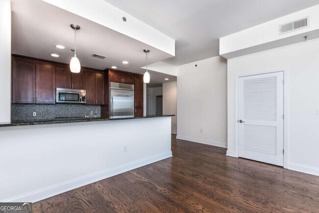 Building Photo - 270 17th St NW