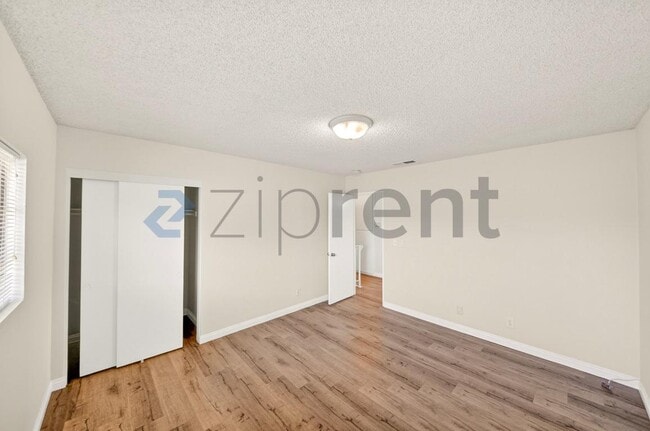 Building Photo - 2225 S Meridian Ave
