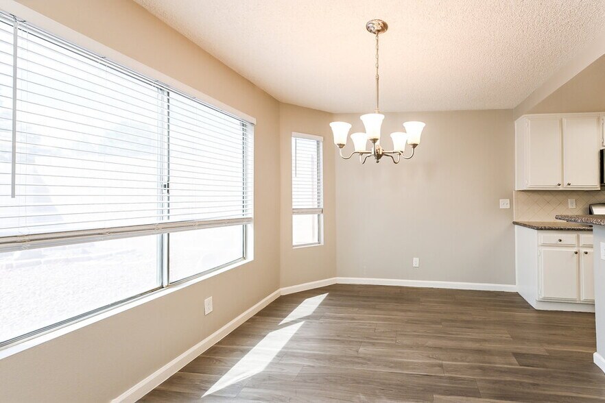 Building Photo - 2811 Cacto Ct