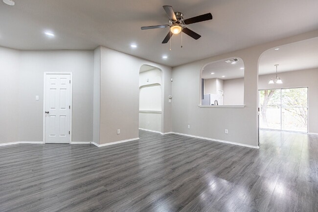 Building Photo - 6106 Briscoe Leaf