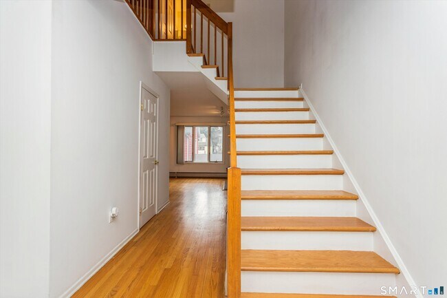 Building Photo - 81 Pemberwick Rd