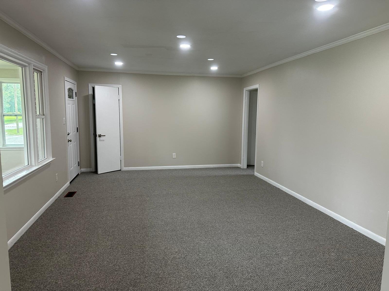 Building Photo - 1300 Stonewall St