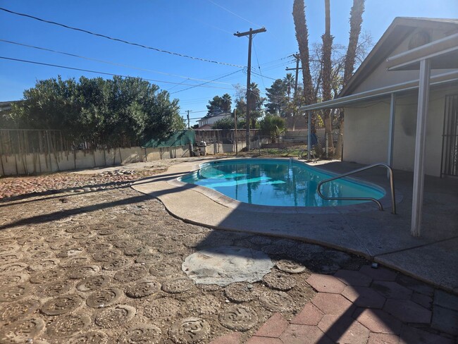 Building Photo - Lock in ($1850) off March 2026  if you move-in by Janaury 31st