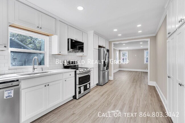 Building Photo - 25 Celand St