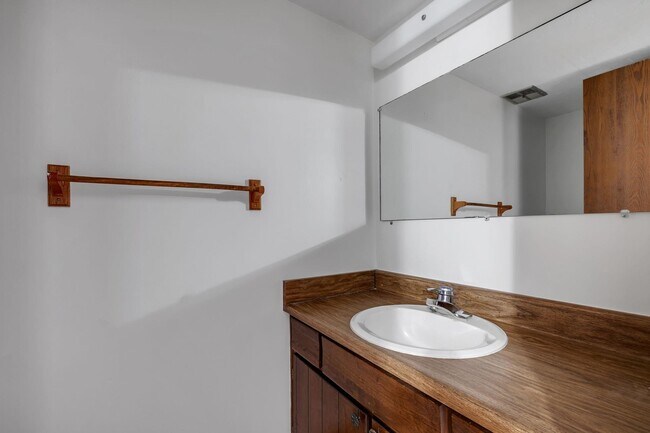 Building Photo - 3128 Blairstone Ct