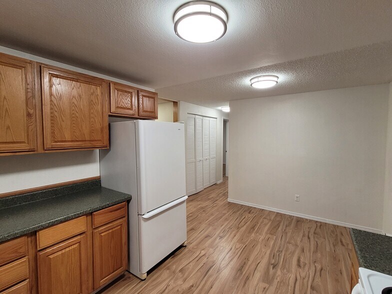 Building Photo - 340 Hill Ct