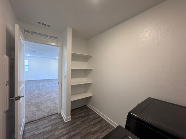 Building Photo - Brand new 4 bedroom Winchester home with a...