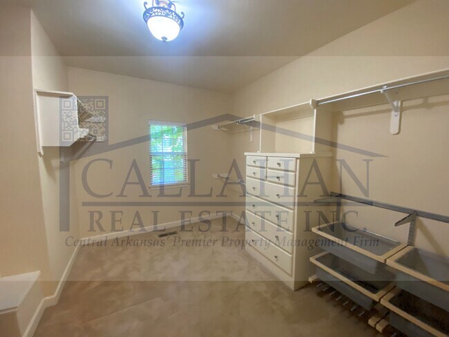 Building Photo - Sherwood Stone Hill 5 Bedroom Home