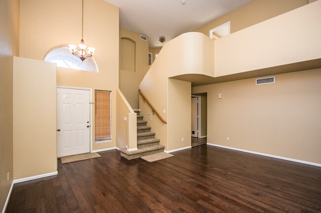 Building Photo - 4BR/2.5 BA. Located in the Desert Ridge