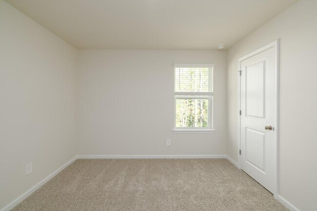 Building Photo - 166 Magnolia Dr