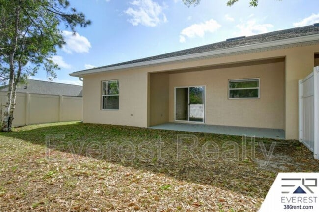 Building Photo - 27 Raintree Pl