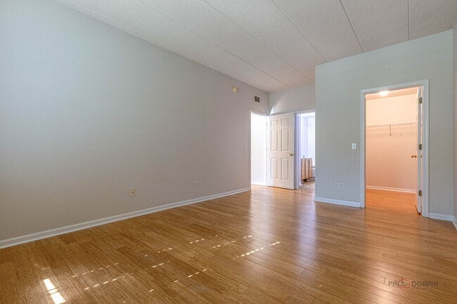 Building Photo - 598 Harvey Lake Dr