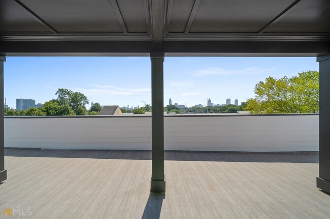 Building Photo - 1034 Robert Smalls Way