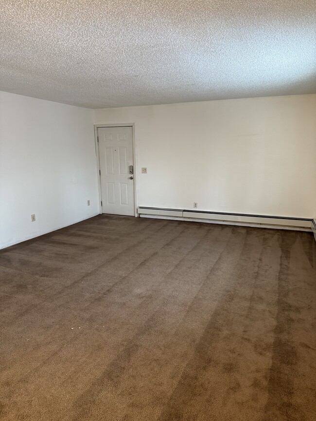 Building Photo - 2663 S Turner St