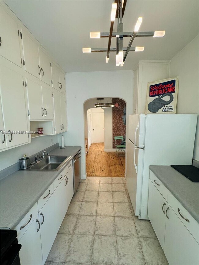 Building Photo - 1755 Washington Ave