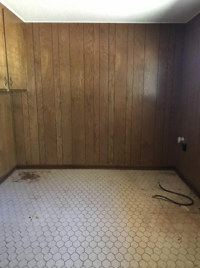 Building Photo - 2170 Prairie Rd