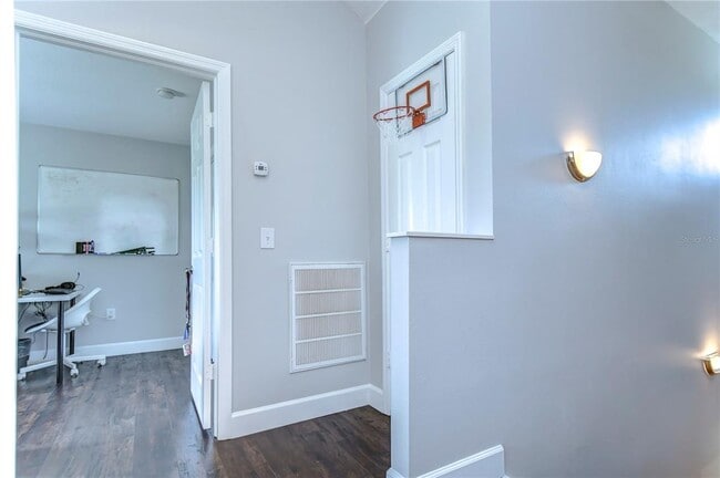 Building Photo - 8507 Sandpiper Ridge Ave